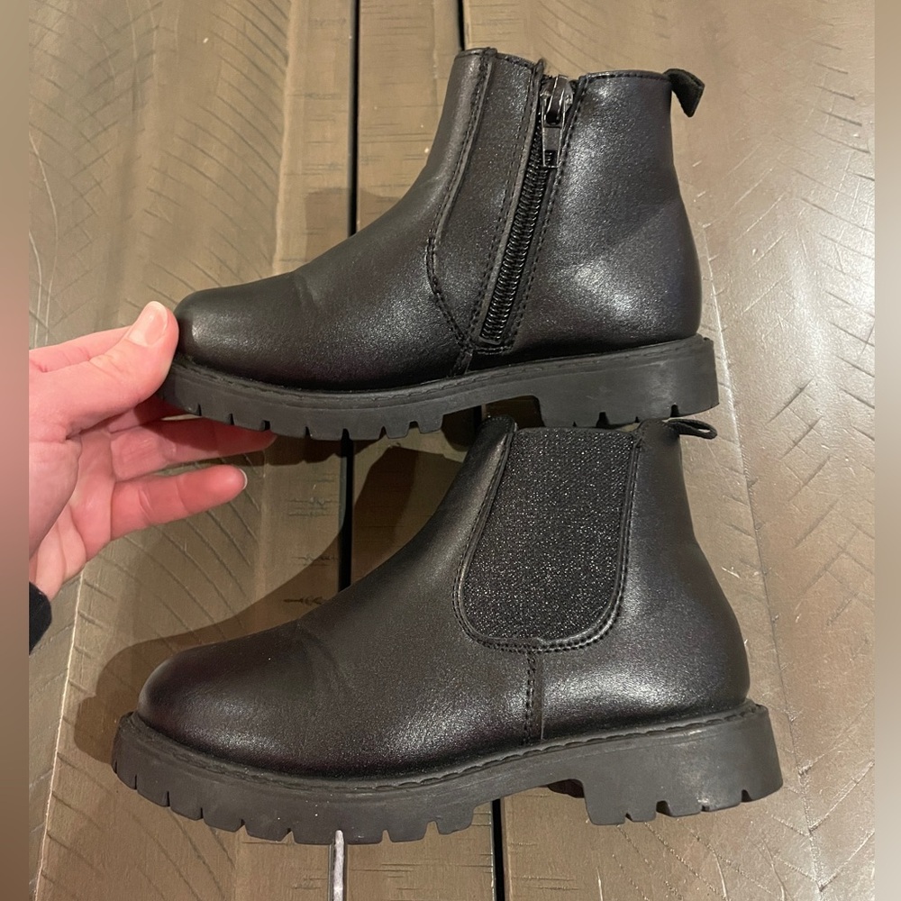 Toddler girl black boots.